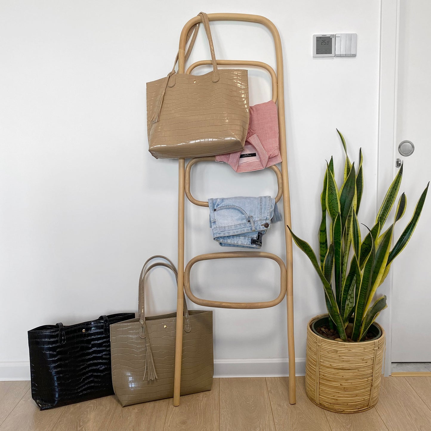 Minimalist Clean Cut Tote - Hoxis Bags