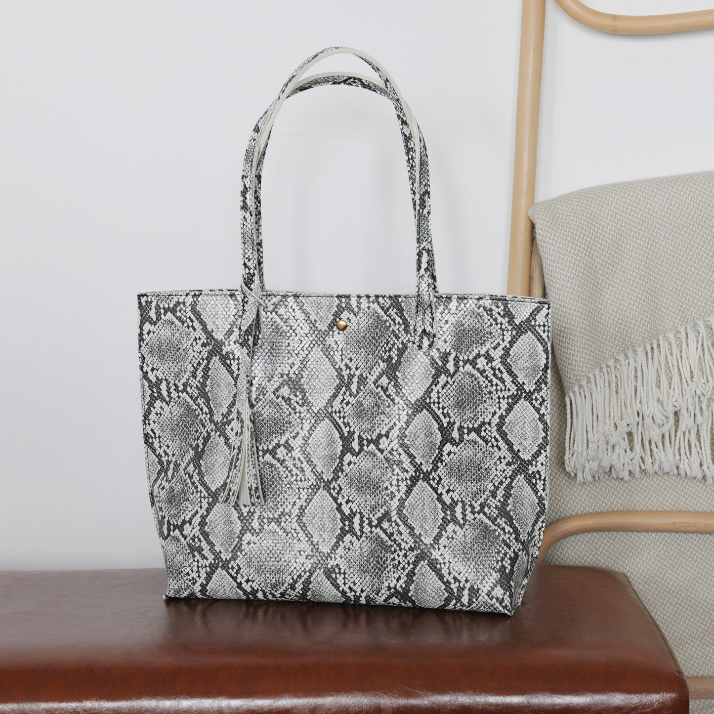 Minimalist Clean Cut Tote - Hoxis Bags